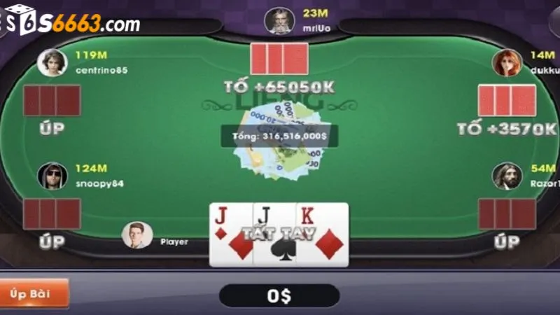 Quan sát kỹ lưỡng trước khi quyết định đánh bài